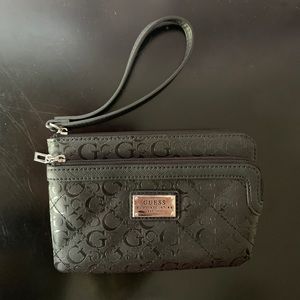 NWOT Guess Black Wristlet Wallet with Zipper Strap